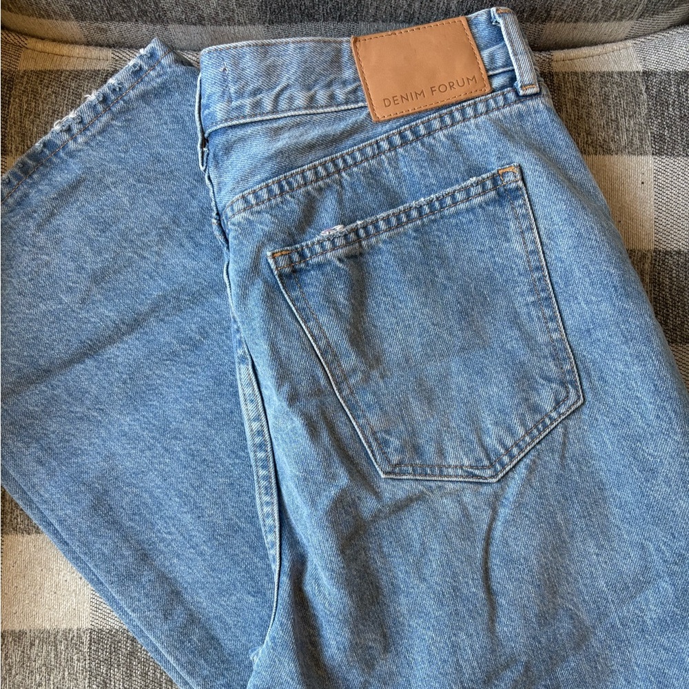 Aritzia Denim Forum Farrah Hi-Rise Wide Leg Jean. Perfect for every day.